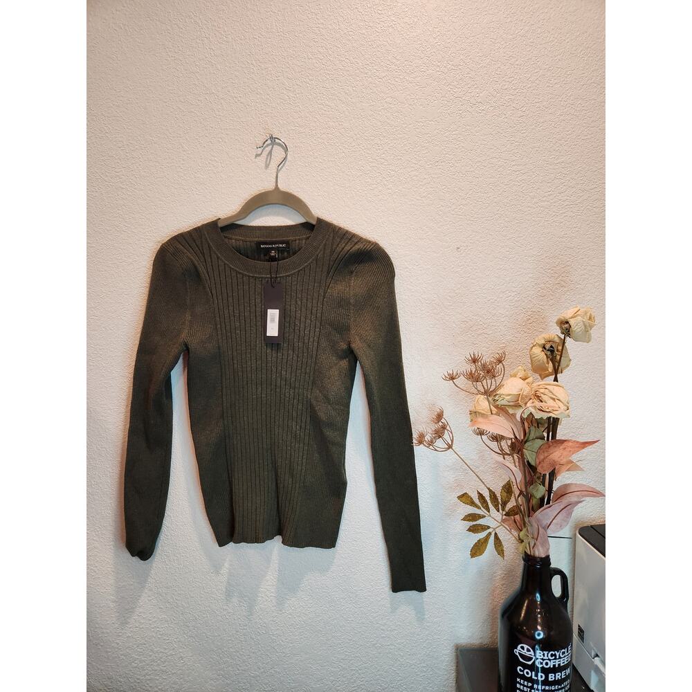 NWT banana Republic Green Knit top‎ size XS olive forest green machinewashable
